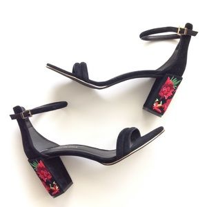 Kenneth Cole Floral Embroidered Black Heel Sandal
